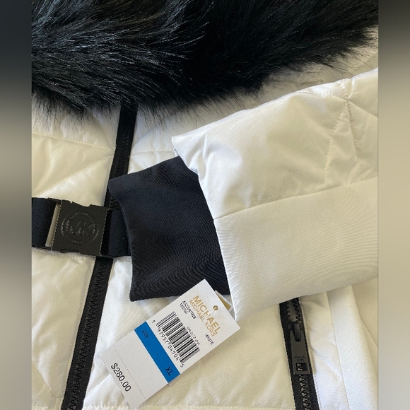 Stunning ❄️💅🏻✨ Michael Kors White Winter Coat MK Jacket Black Fur S M L XL - Picture 4 of 13